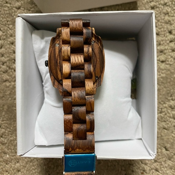 EARTH Wood Watch NIB - Picture 5 of 6
